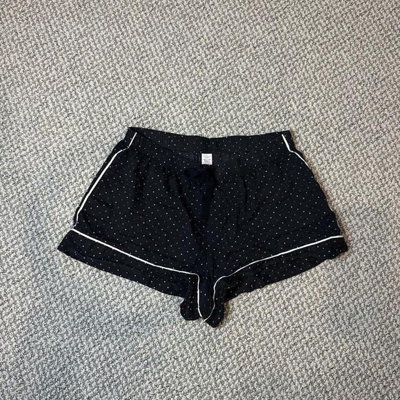 Cute vintage y2k low rise Victoria’s Secret polka dot mini/ silky shorts - Picture 1 of 5